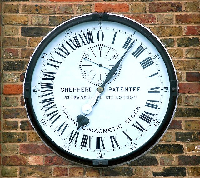 Reloj de Shepherd en la puerta de acceso al Observatorio de Greenwich (Reino Unido)