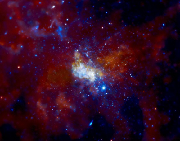 Alrededores de Sagitario a, en el centro de la Vía Láctea. Imagen del telescopio espacial Chandra. NASA/CXC/MIT