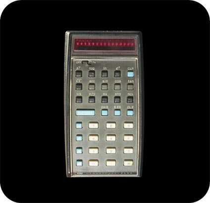 La primera calculadora científica manual la HP-35 lanzada en 1972