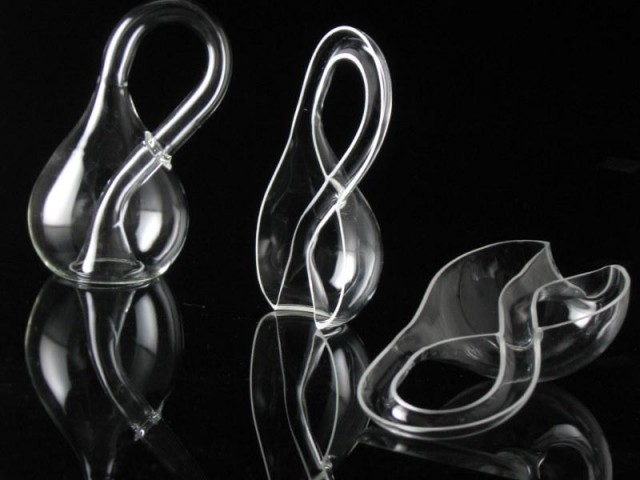 La botella de Klein como dos bandas de Möbius ‘pegadas’. Imagen de ACME Klein Bottles.