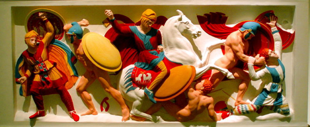 Imagen 2. Recreación en color del sarcófago de Alejandro (s. IV a.c.) en el Museo Arqueológico de Estambul. Fuente: Wikimedia Commons