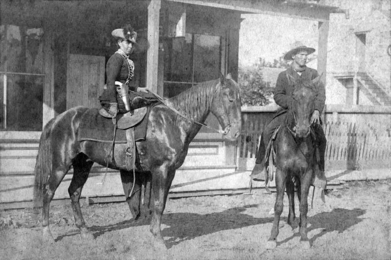 Belle_Starr,_Fort_Smith,_Arkansas,_1886