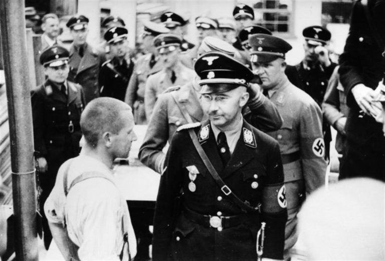 mosquitos4 (Himmler visita Dachau en 1944)