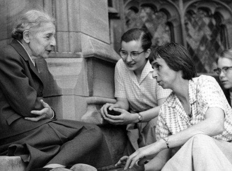 Lise Meitner with students, 1959