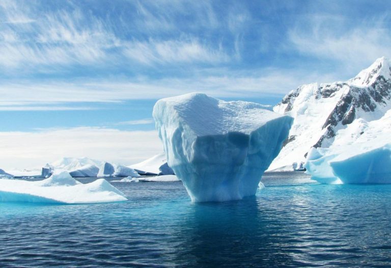 Ártico y Antártico se calientan a la vez
