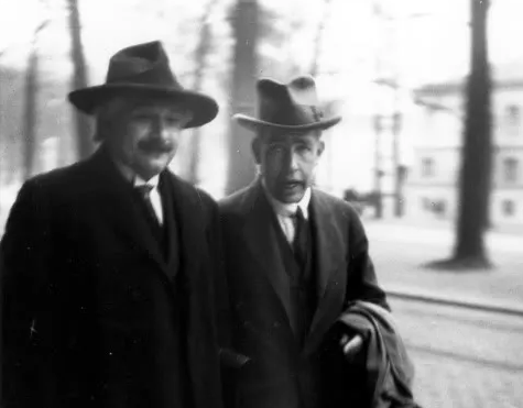 Einstein y Niels Bohr