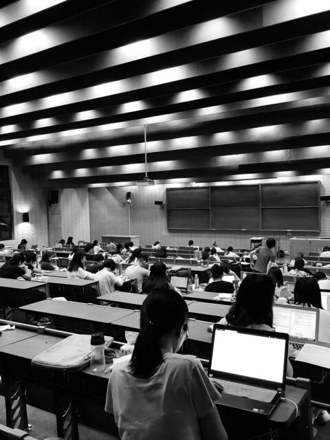 ¿Quién decide cómo enseñar cuando la inteligencia artificial entra en el aula?